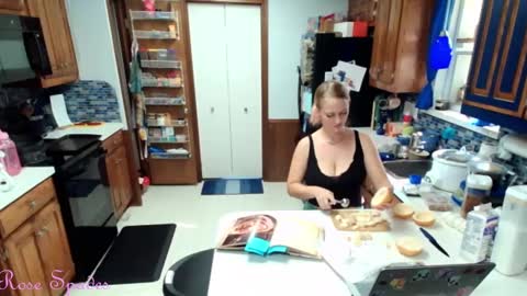 Snapshot of princess_rose_spades chatting on 10.03.25 Princess Rose online show from 10.03.25