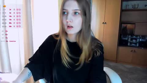 Snapshot of princessaalicc chatting on 10.22.25 princessaalicc online show from 10.22.25