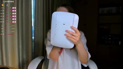 Snapshot of princessaalicc chatting on 11.19.25 princessaalicc online show from 11.19.25