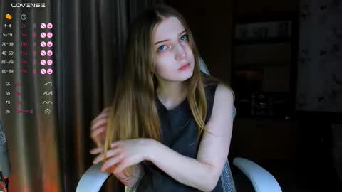 Snapshot of princessaalicc chatting on 12.14.25 princessaalicc online show from 12.14.25