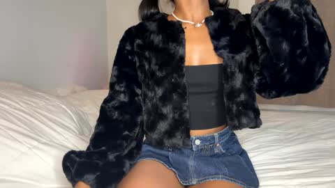 Snapshot of princessaleah chatting on 12.08.24 Princess Aleah online show from 12.08.24