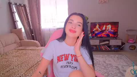 Snapshot of princessamira1 chatting on 08.08.26 princessamira1 online show from 08.08.26
