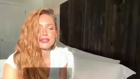 Snapshot of princessbbgirl chatting on 02.04.25 princessbbgirl online show from 02.04.25