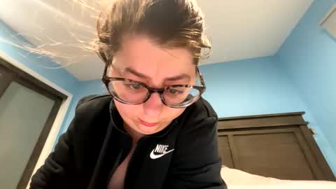 Snapshot of princesscutieex chatting on 10.29.25 princesscutieex online show from 10.29.25