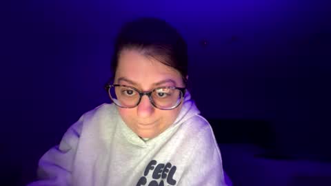 Snapshot of princesscutieex chatting on 12.15.25 princesscutieex online show from 12.15.25