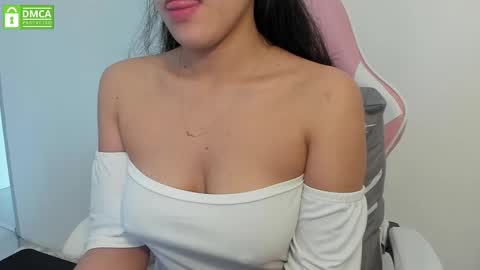 Snapshot of princesse_katey chatting on 03.10.25 miss me check out my YT   online show from 03.10.25