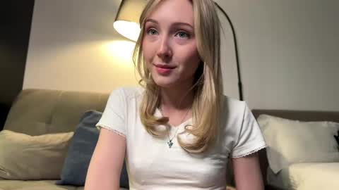 Snapshot of princessmood chatting on 04.22.26 Kate online show from 04.22.26