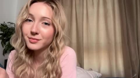 Snapshot of princessmood chatting on 04.25.26 Kate online show from 04.25.26