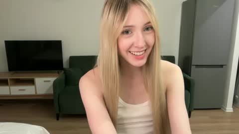 Snapshot of princessmood chatting on 05.26.26 Kate online show from 05.26.26