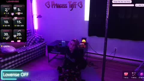 Snapshot of princesstyff chatting on 04.07.26 Tyff et Blast online show from 04.07.26