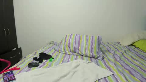 Snapshot of priscilasmiith25 chatting on 02.19.25 PriscilaSmiith online show from 02.19.25