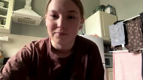 Mia online show from 03.24.26