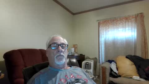 Snapshot of prlbob77 chatting on 10.17.25 prlbob77 online show from 10.17.25