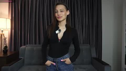 Snapshot of prohibited_content chatting on 11.27.25 Sofi online show from 11.27.25