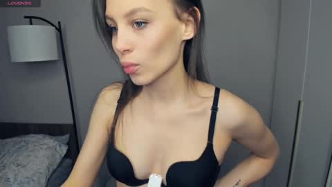 Snapshot of prohibited_content chatting on 12.20.25 Sofi online show from 12.20.25