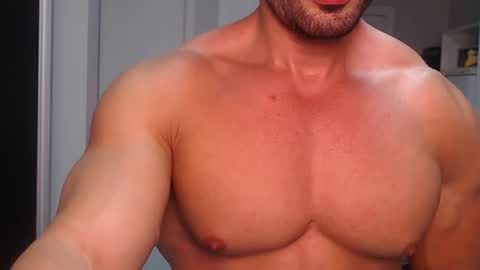 Snapshot of promuscles4u chatting on 03.03.25 promuscles4u online show from 03.03.25
