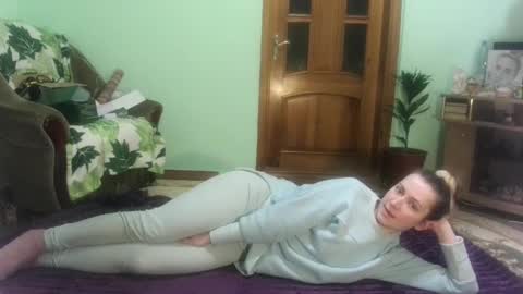 Snapshot of proud_sweet_21 chatting on 02.21.25 proud sweet 21 online show from 02.21.25