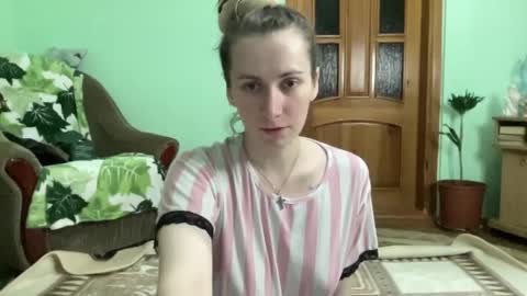 Snapshot of proud_sweet_21 chatting on 10.12.25 proud sweet 21 online show from 10.12.25