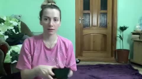 Snapshot of proud_sweet_21 chatting on 10.22.25 proud sweet 21 online show from 10.22.25