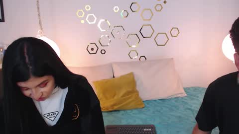 Adris  Juan online show from 11.21.25