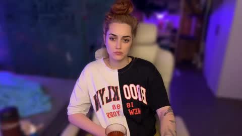 Queen of Pain online show from 05.17.26