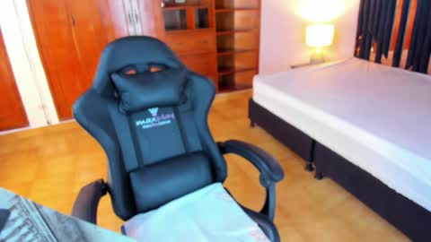 Eimy online show from 10.26.25