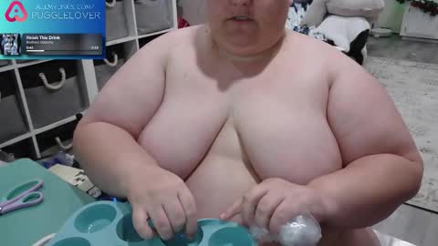 Snapshot of pugglelover chatting on 01.12.26 Puggie - online show from 01.12.26