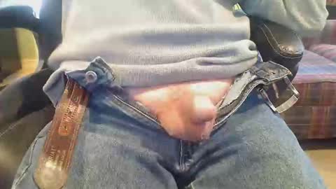 pulltoy1 online show from 02.05.26