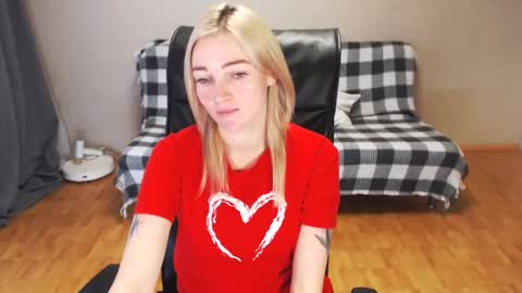 Polly online show from 12.25.24