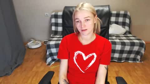 Polly online show from 01.12.25