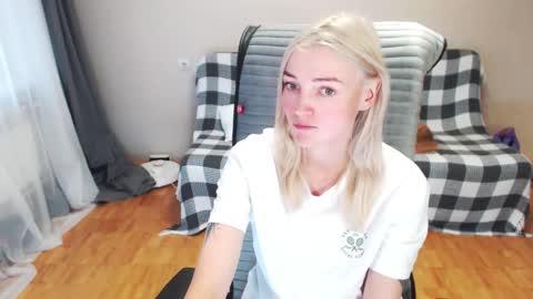 Polly online show from 09.15.25