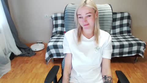 Polly online show from 10.05.25