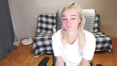 Polly online show from 12.01.25