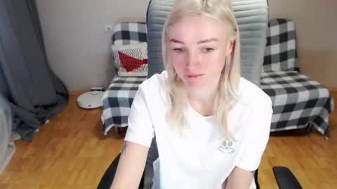 Polly online show from 04.28.26