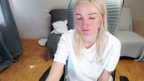 Polly online show from 05.07.26
