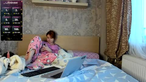 Snapshot of purebeautie chatting on 12.21.24 Katty online show from 12.21.24