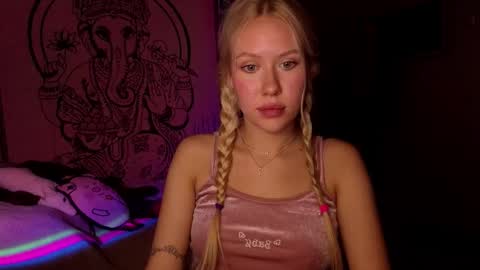 Snapshot of pureeangel chatting on 02.18.26 Megan online show from 02.18.26