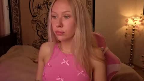 Snapshot of pureeangel chatting on 06.24.26 Megan online show from 06.24.26