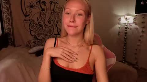 Snapshot of pureeangel chatting on 07.02.26 Megan online show from 07.02.26