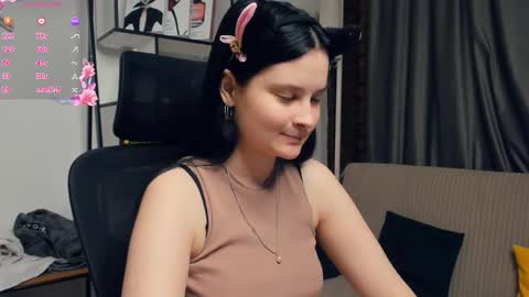Snapshot of puremelody chatting on 10.21.25 puremelody online show from 10.21.25