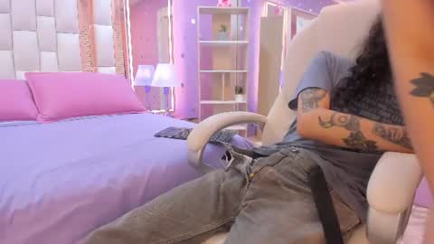 Snapshot of puretemptation_ chatting on 06.23.26 Experienced guys online show from 06.23.26