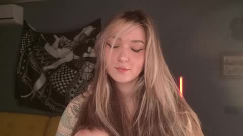 Bella online show from 05.04.26
