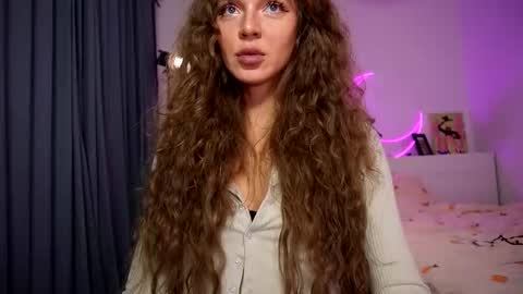 Snapshot of purple_baby chatting on 10.10.25 Sasha wait you here 6 of November. will celebrate my B- day online show from 10.10.25