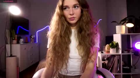 Snapshot of purple_baby chatting on 12.04.25 Sasha wait you here 6 of November. will celebrate my B- day online show from 12.04.25