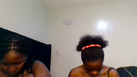 Snapshot of purple_honey2 chatting on 06.23.26 Honey online show from 06.23.26
