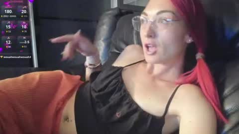 Snapshot of purplerainn69 chatting on 06.15.26 PurpleRainn69 Dina online show from 06.15.26