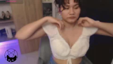 Mari online show from 04.27.26