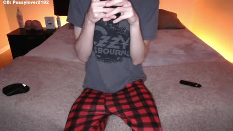 pussylover2182 online show from 10.04.25