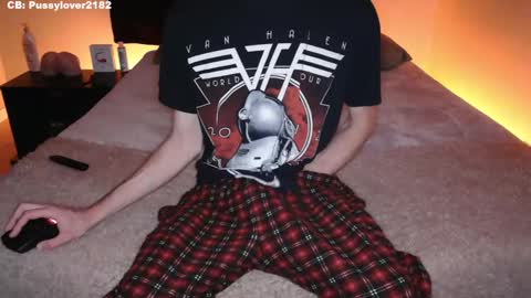 pussylover2182 online show from 10.06.25