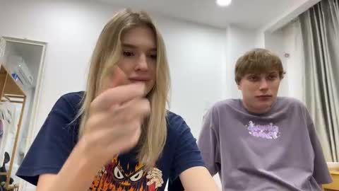 Snapshot of pussymoneywet chatting on 11.30.25 Lina online show from 11.30.25